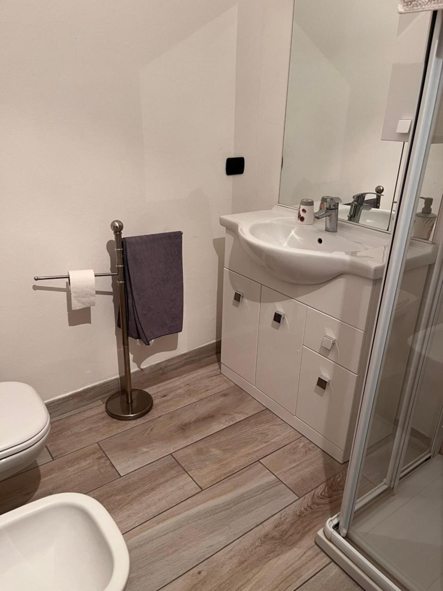 Il Cortile Como Single & Double Room In Apartment No Hotel 외부 사진
